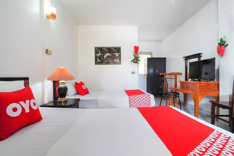 Oyo 654 Samanmit Inn Hotel