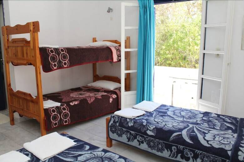 Hostal The Purple Pig Stars Camping & Bungalows