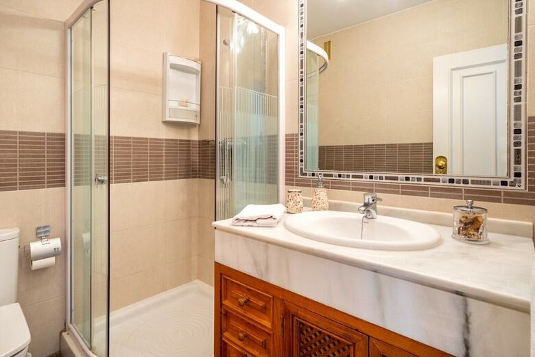Lovely Apartment With View And Pool Ref 127