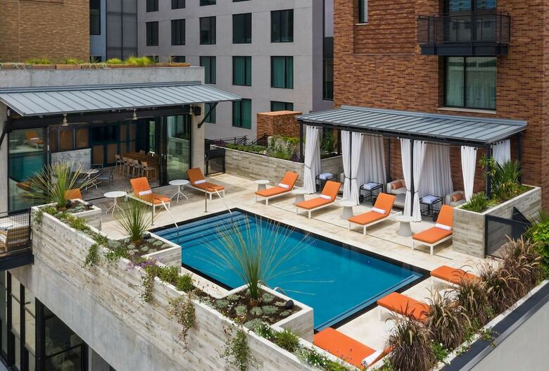Hotel Canopy By Hilton Austin Downtown