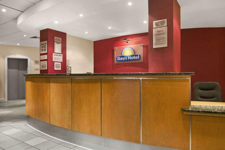 Waterloo Hub Hotel & Suites