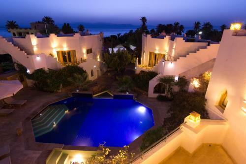Red C Villas