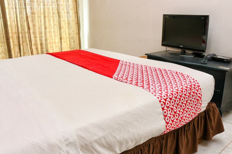 Hotel Oyo 2359 Bayfront Karnadia