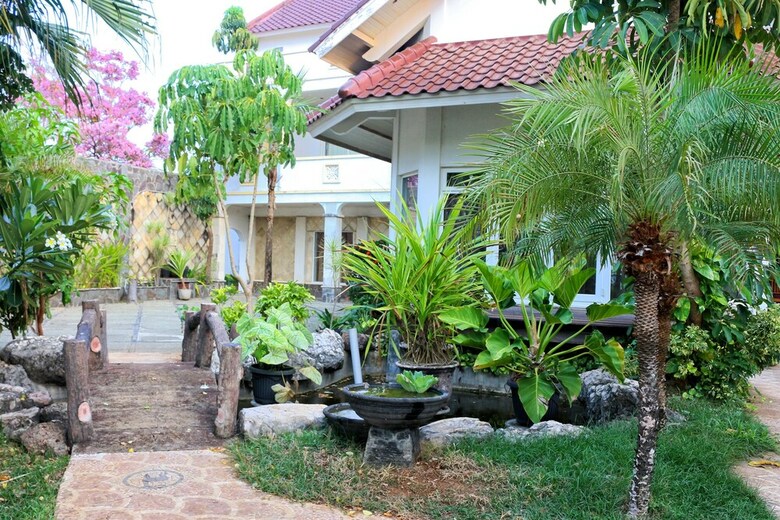 Hotel Oyo 2359 Bayfront Karnadia