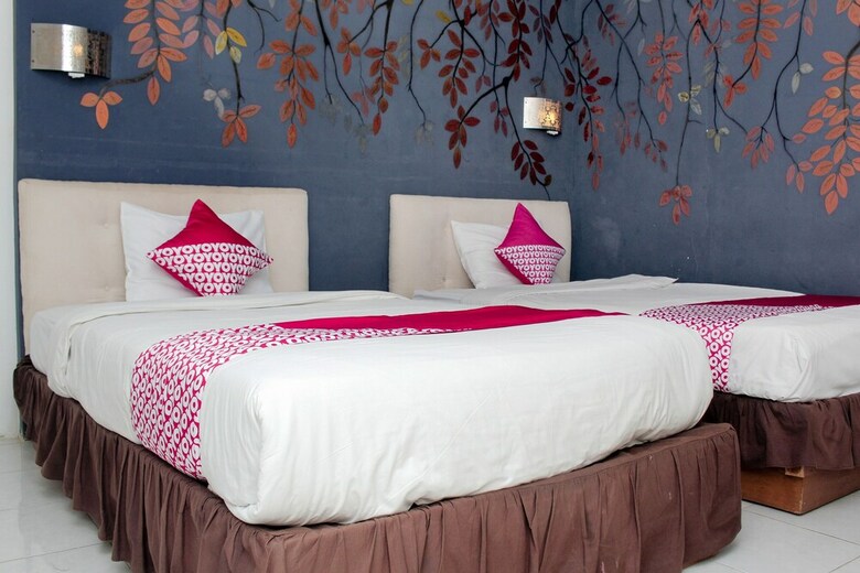Hotel Oyo 2359 Bayfront Karnadia