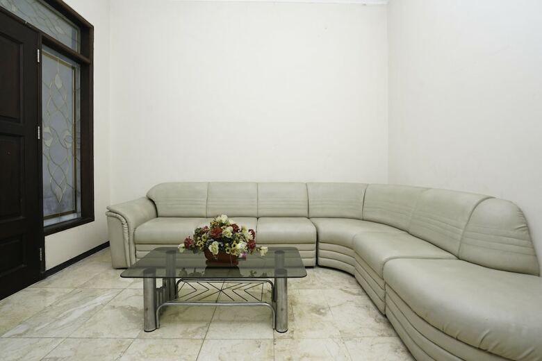 Hotel Spot On 2483 Salju Korea Residence