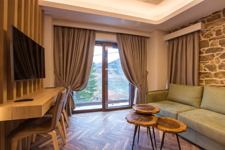Adryades Luxury Apartments