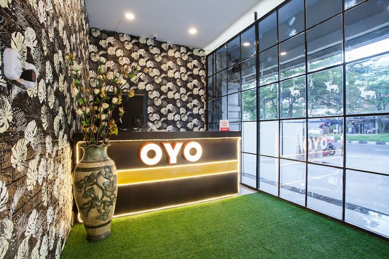 Oyo 2361 Hotel Winston