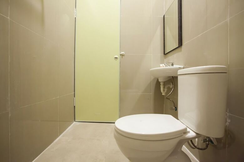 Oyo 2361 Hotel Winston