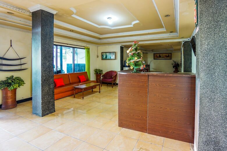 Oyo 2217 Galaxy Hotel