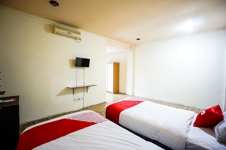 Oyo 2217 Galaxy Hotel