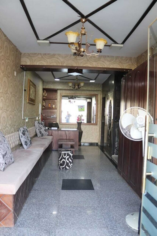 Hostal Al-maha Hostel & Apartments