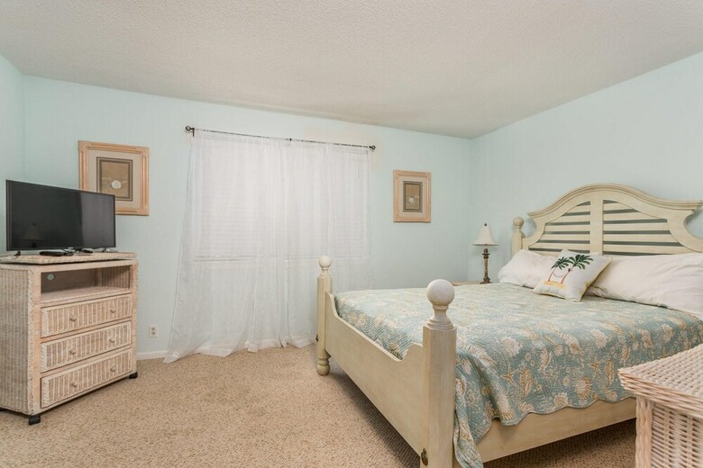 Ocean Walk Three Bedrooms By Hodnett Cooper