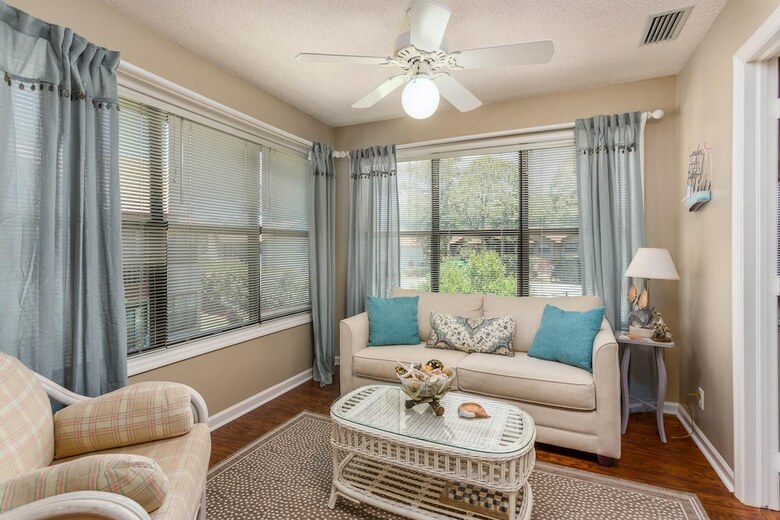 Harbour Oaks By Hodnett Cooper