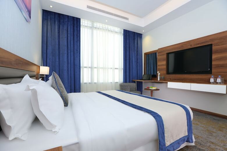 Eva Hotel