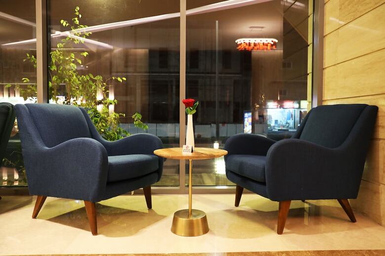 Eva Hotel