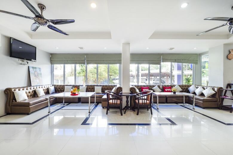 Hotel Oyo 689 Treeyapat Place
