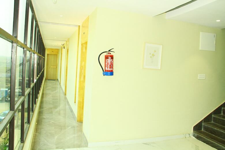 Sri Sampoorna Hotel