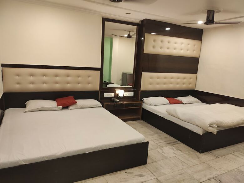 Hotel Hare Rama Deluxe