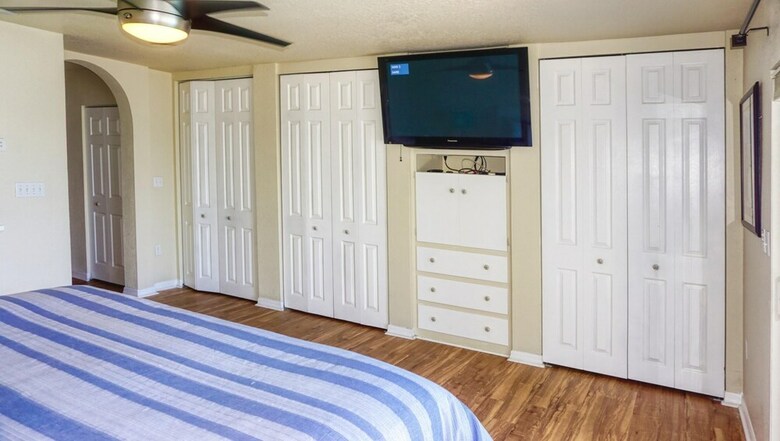 Treasure Island Intercoastal Boat Dock Pool 7989 By Techtravel