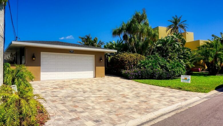 Treasure Island Intercoastal Boat Dock Pool 7989 By Techtravel