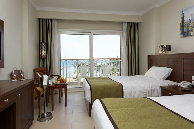 Hotel The Three Corners Royal Star Beach Resort