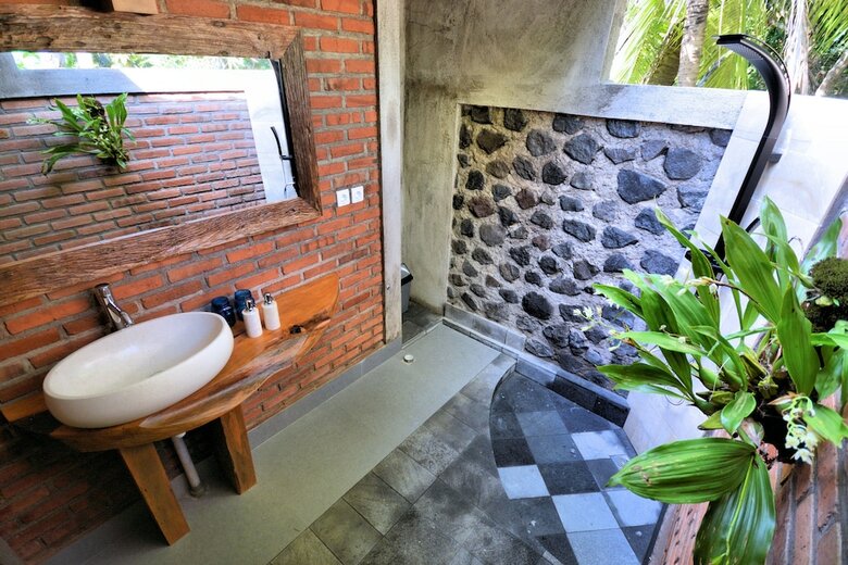 Coco Garden Pool Villas