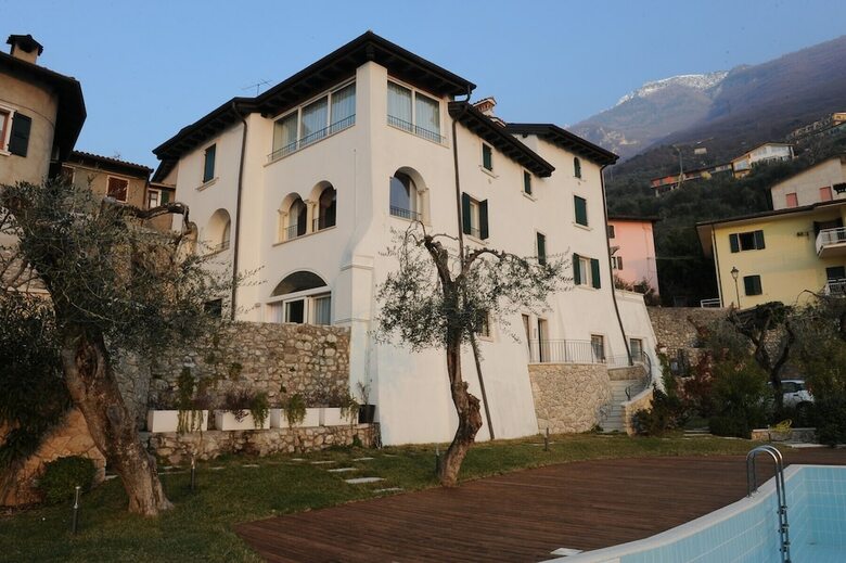 Apartamento Villa Borgo Borago