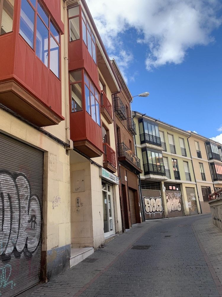 Apartamento Studio In Le�n, With Wonderful City View And Wifi