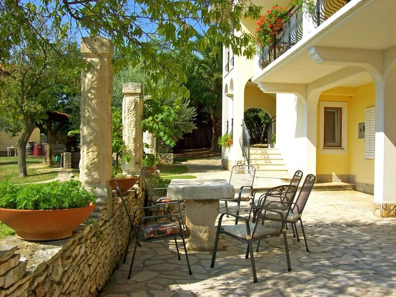 Lovely Apartment No.1 In Liznjan