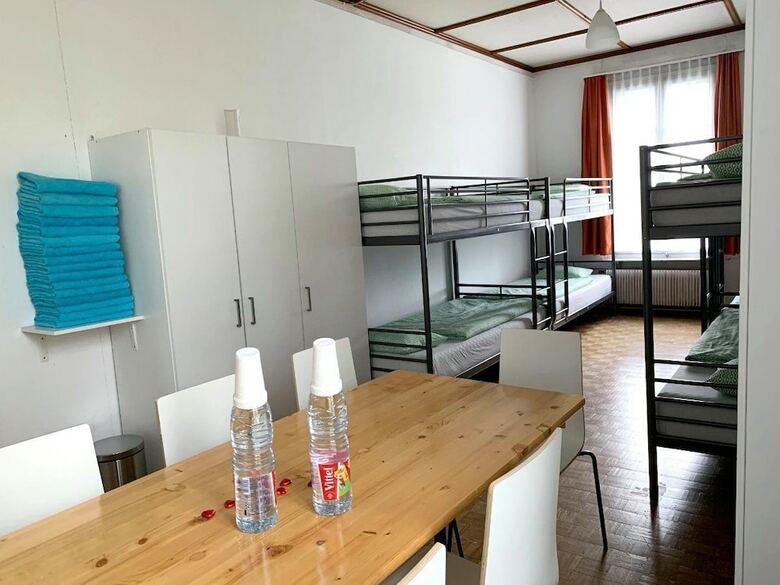 Hostal Hotel Sch�nbrunnen