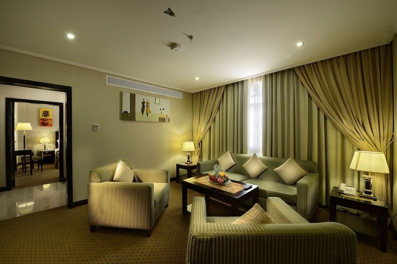 Waves International Hotel