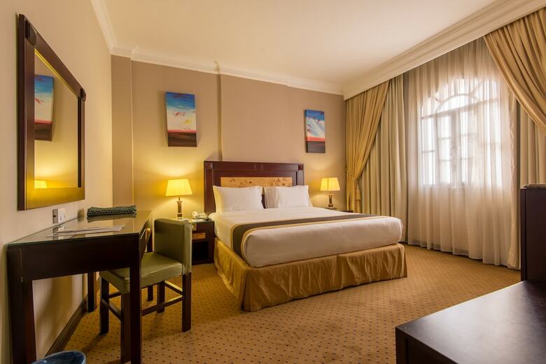 Waves International Hotel