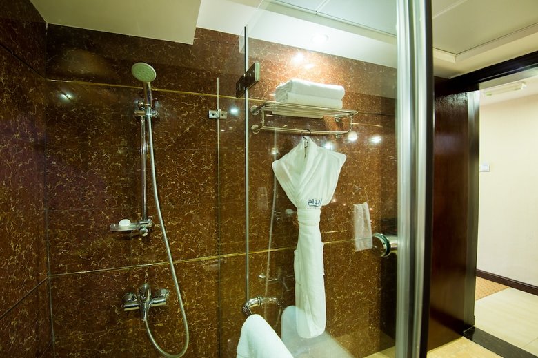 Waves International Hotel