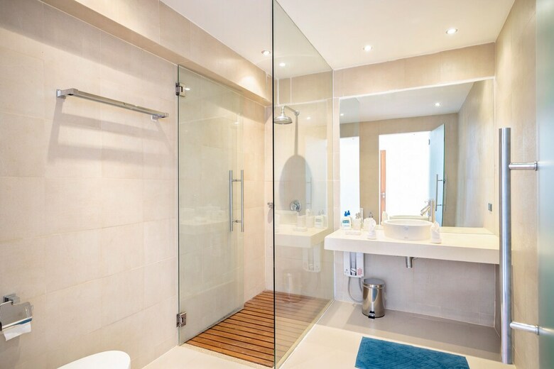 4 Bedroom Sea View Villa Bubbles