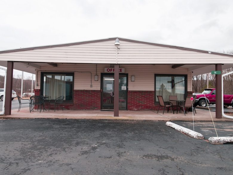 Motel Oyo Hotel Dalton Pa I-81