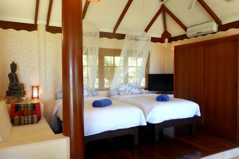 5 Bedroom Sea Breeze Villa