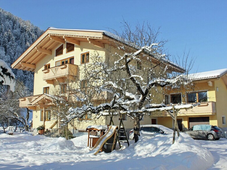 Spacious Apartment In Aschau Im Zillertal With Balcony