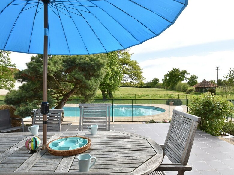 Villa With Private Swimming Pool In A Rural Area, Just Outside Decize