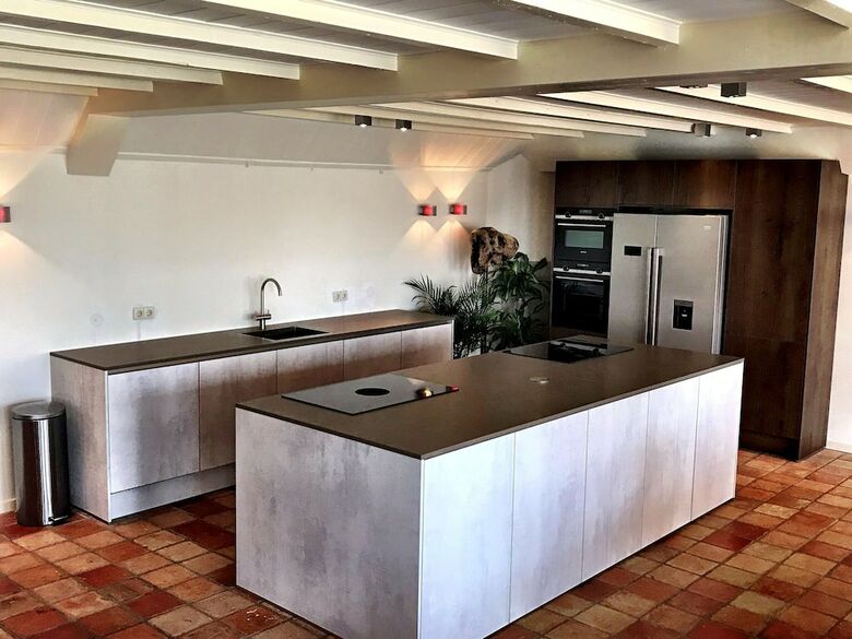 Lush Holiday Home In Oeffelt With 2 Saunas & Jacuzzis