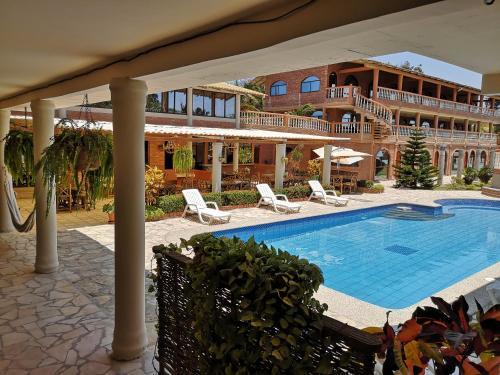 Suite Hotel Romanos