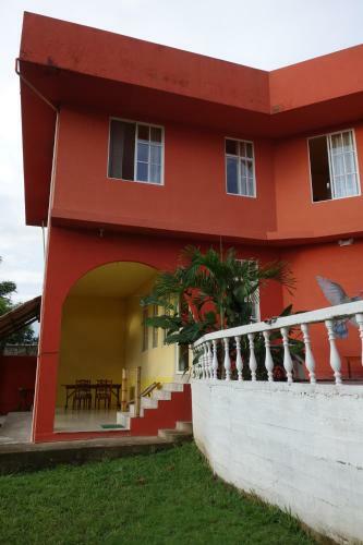 Albergue Hostal Tena �aui