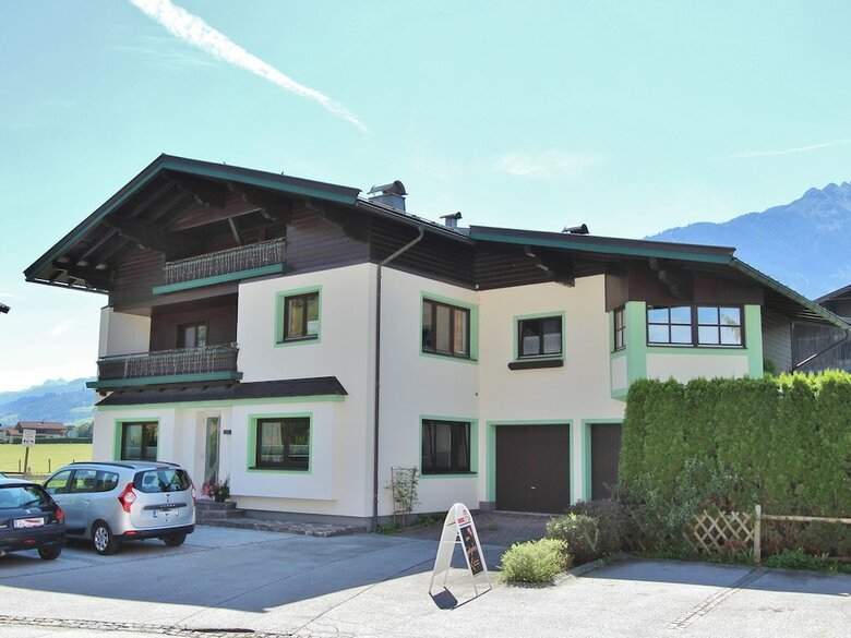 Spacious Apartment Near Ski Area In Niedernsill