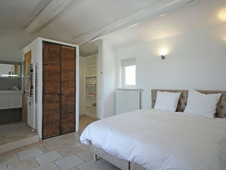 Villa Beautiful, Renovated Bastide With Private Pool And Panoramic Views, 3km From Apt
