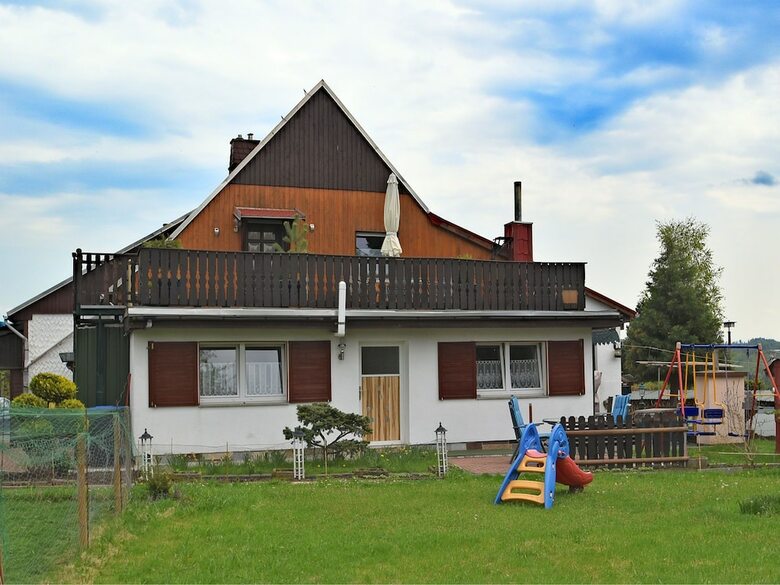 Cozy Apartment In Lichtenhain With Garden
