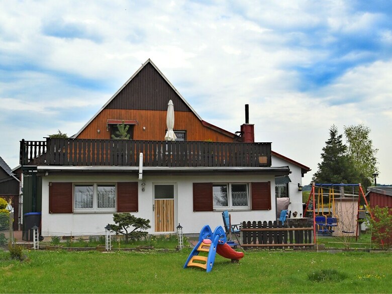 Cozy Apartment In Lichtenhain With Garden
