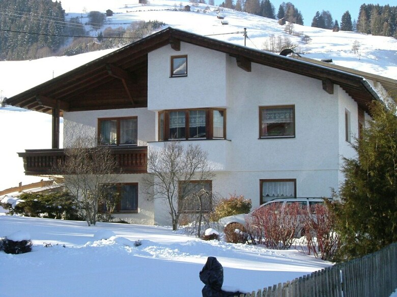 Cozy Apartment In Oberperfuss Near Ski Area