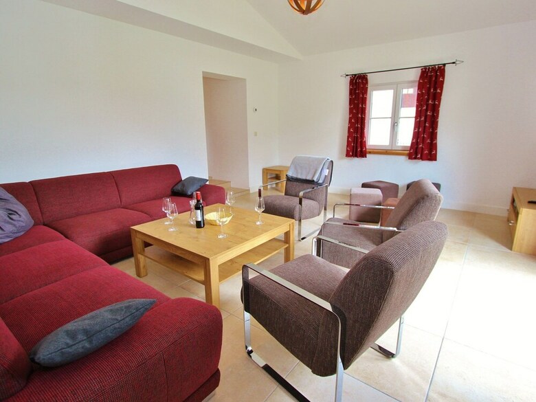 Traditional Holiday Home With Sauna In Niedernsill