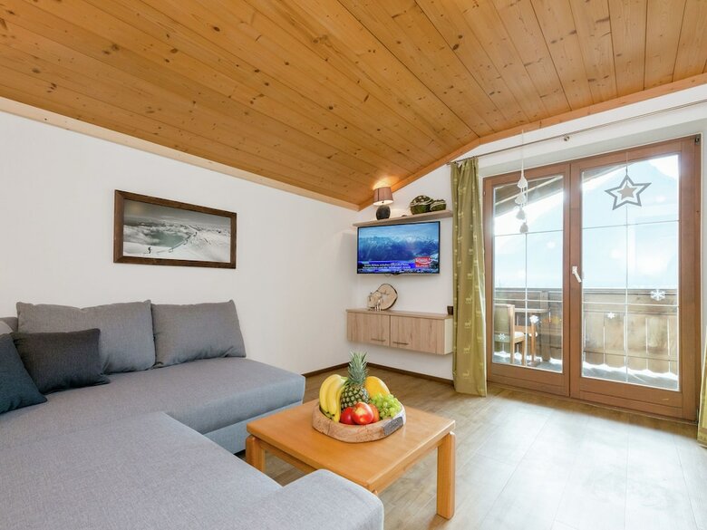Cozy Apartment In Neukirchen Am Gro�venediger With Parking