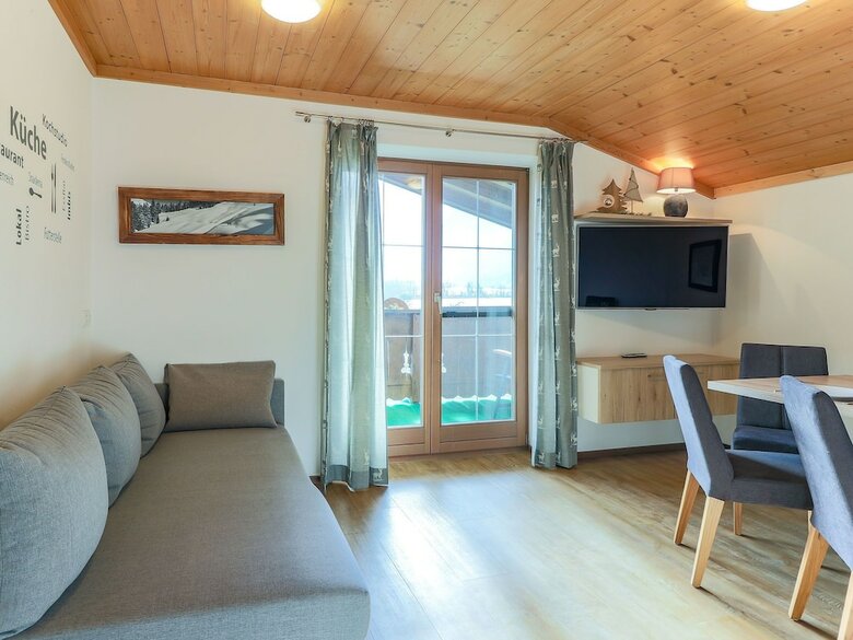 Cozy Apartment In Neukirchen Am Gro�venediger With Parking